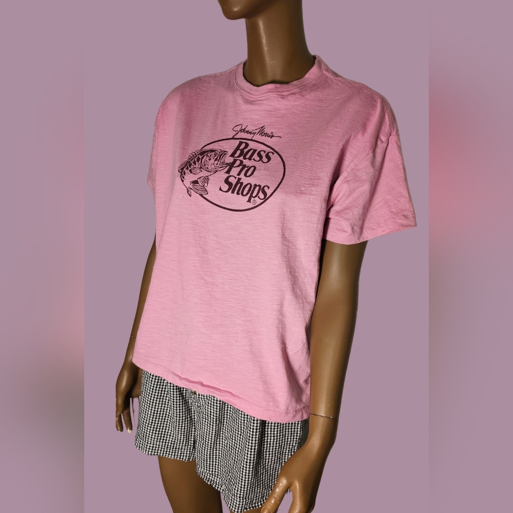 Pink Bass Pro Shops T-Shirt Size M 100%COTTON